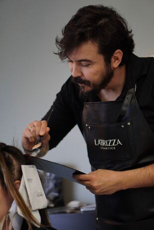 Junior Macedo, cabeleireiro e artista criativo