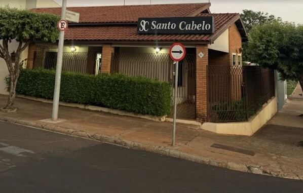 Fachada do salão Santo Cabelo em Barretos